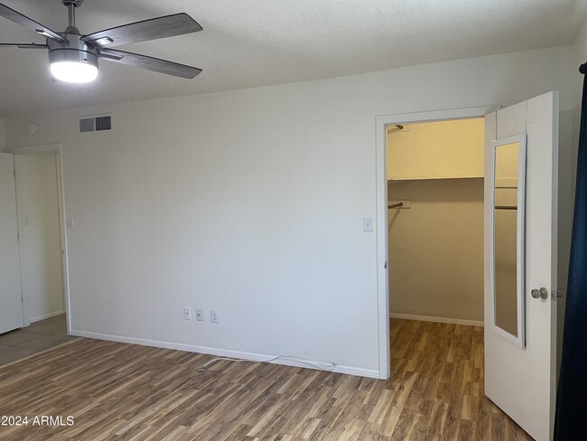 Building Photo - 8473 E Pierce St