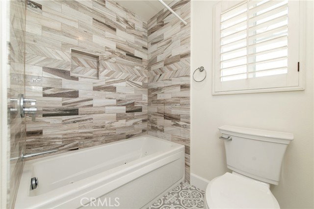 Building Photo - 3 Birchwood