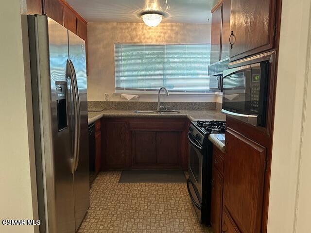 Building Photo - 2324 Markham Ave