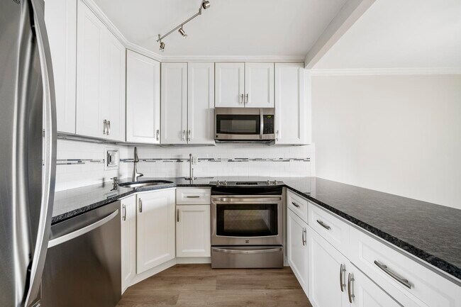 Building Photo - 7855 JFK Blvd E