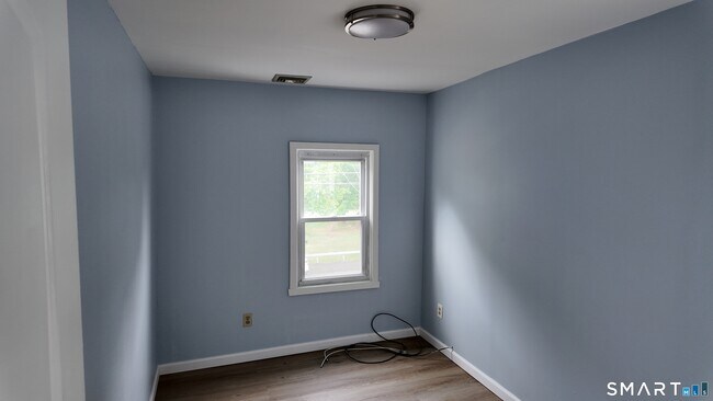 Building Photo - 708 Howe Ave