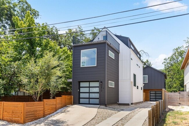 Primary Photo - 2813 Prado St