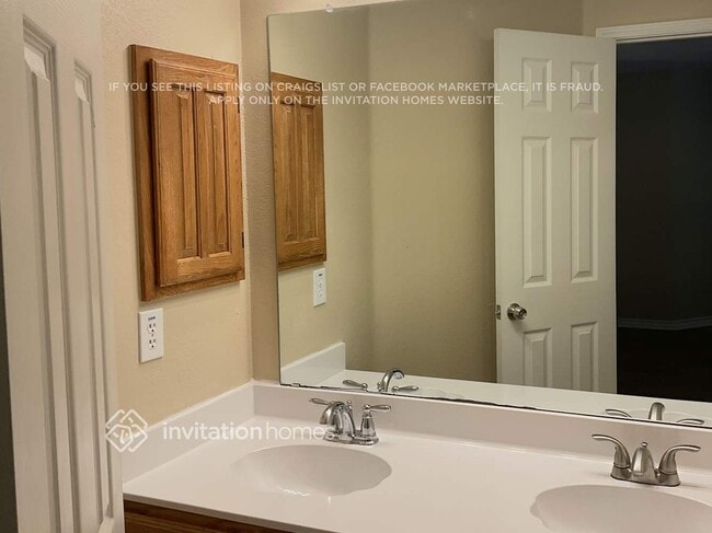 Building Photo - 2 Devon Ct