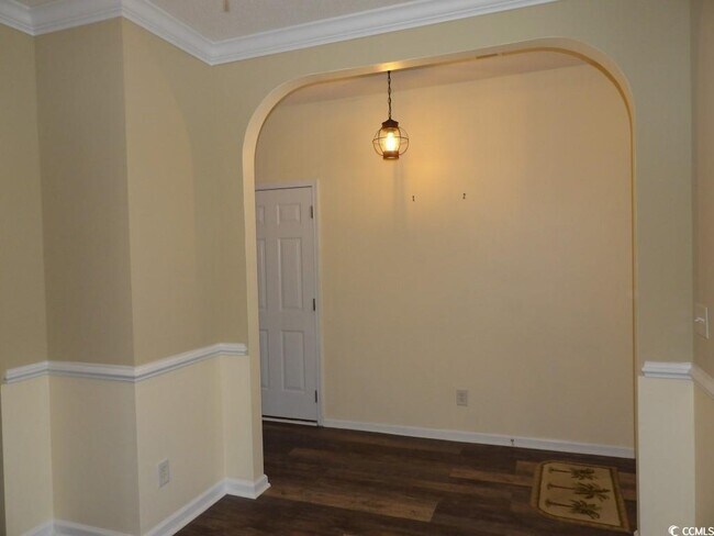 Building Photo - 185 Fulbourn Pl