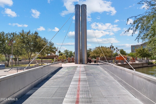 Building Photo - 7625 E Camelback Rd