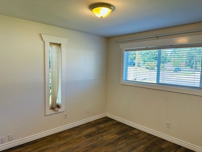 Building Photo - Charming Remodeled Camas Duplex