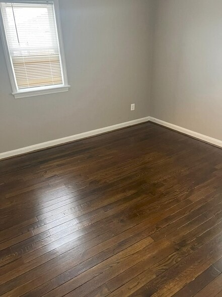 Building Photo - 2430 Iverson St