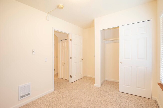 Building Photo - 38244 SE 85th St