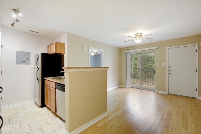 Building Photo - 3204 Menchaca Rd