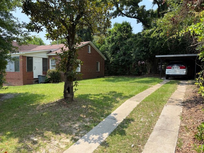 Building Photo - r2331a