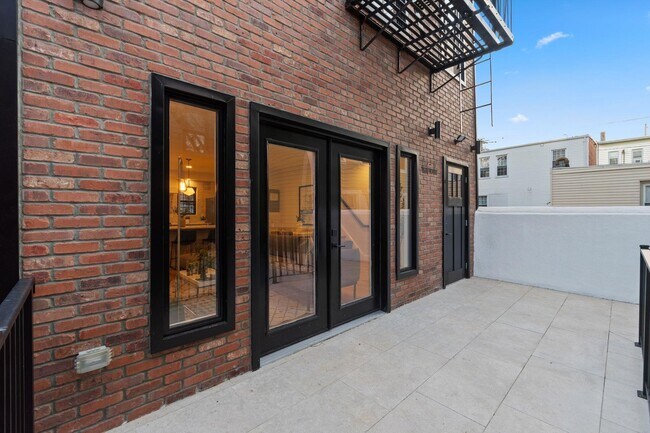 Building Photo - 82 Colgate St