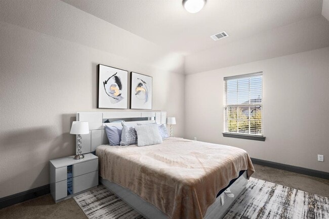 Building Photo - 5916 Davenport Divide Rd