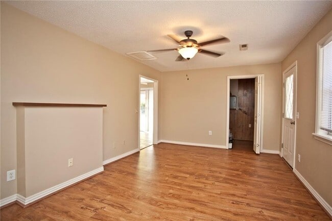 Building Photo - 311 Willow Ave