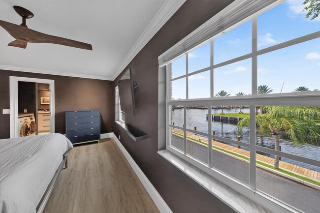 Building Photo - 6515 Bay Club Dr