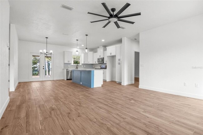 Building Photo - New Construction 3/2 in Bronson