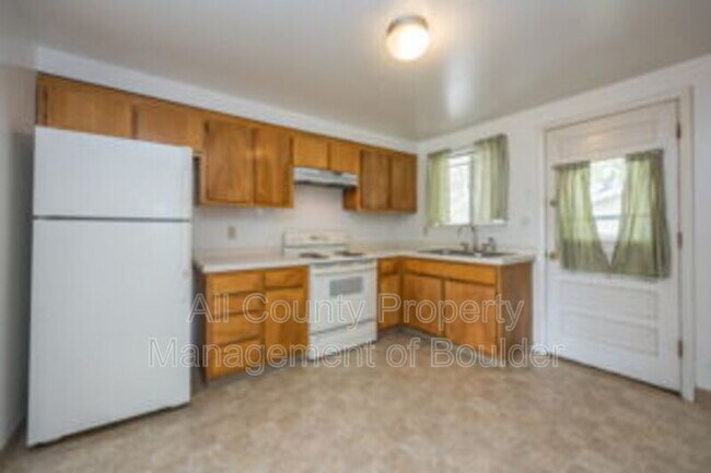 Building Photo - 1523 Lashley St