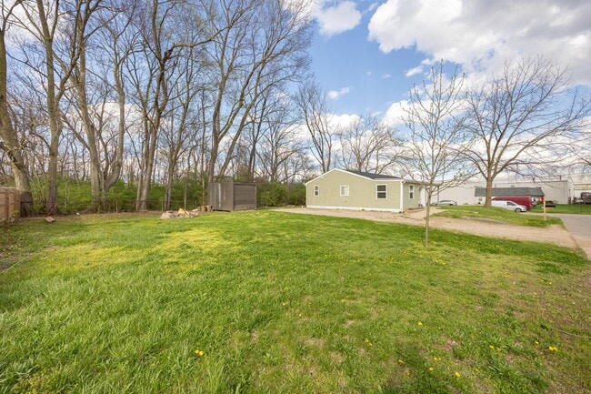 Building Photo - 1810 Tanis Dr