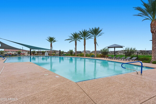 Building Photo - 932 W Macaw Dr