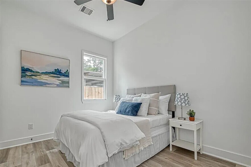 Building Photo - 9306 Arledge St