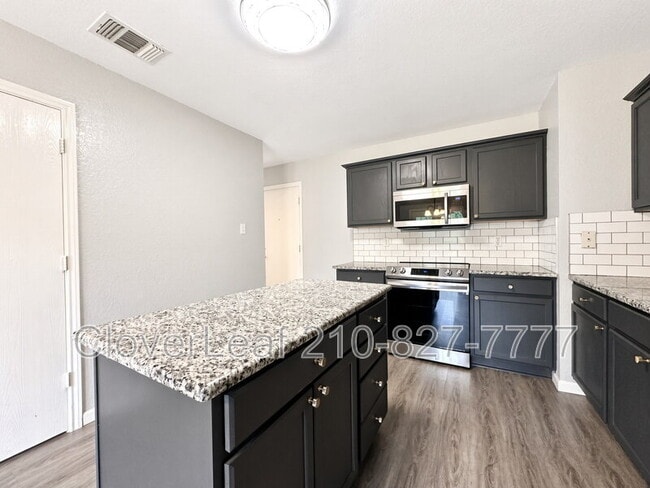 Building Photo - 8130 Heights Valley