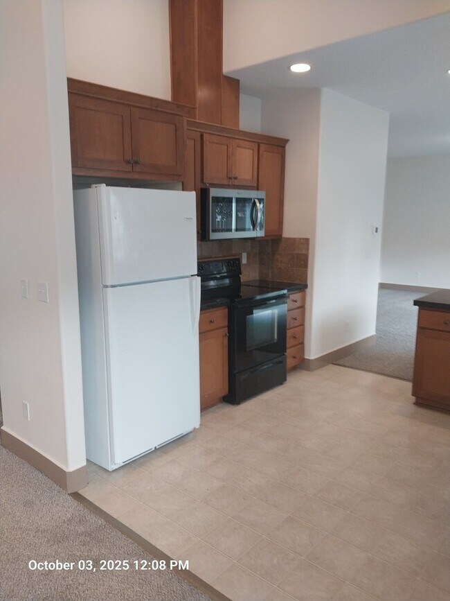 Building Photo - 1116 SE Millright Ave