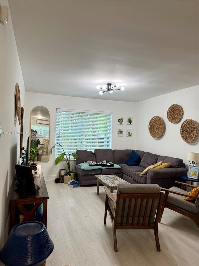 Primary Photo - 1198 Marseille Dr