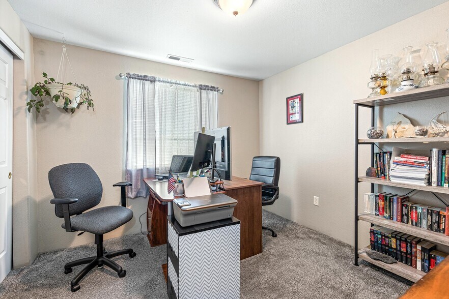 Building Photo - 306 Sandi Way
