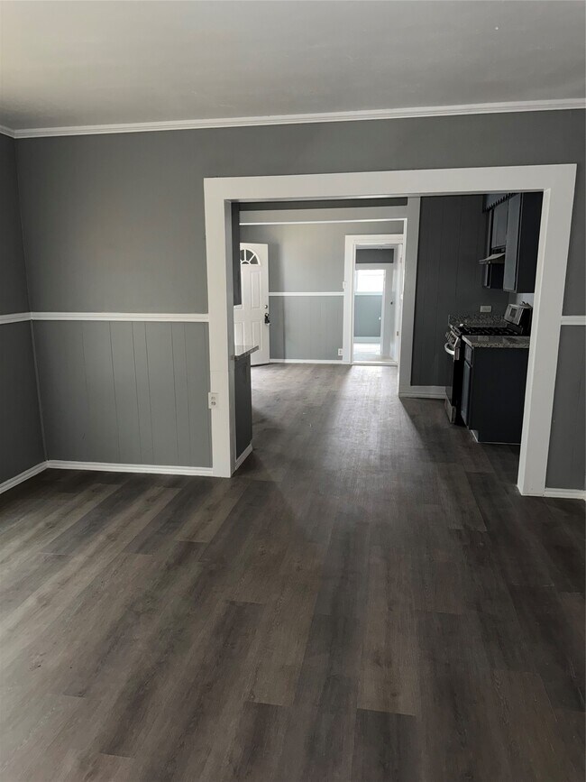 Building Photo - 1300 N 8th St