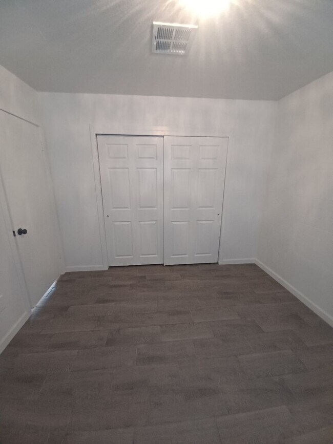 Building Photo - Madison