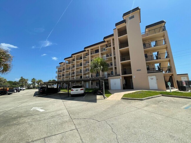 Building Photo - Ocean Front Condo in Ormond Beach