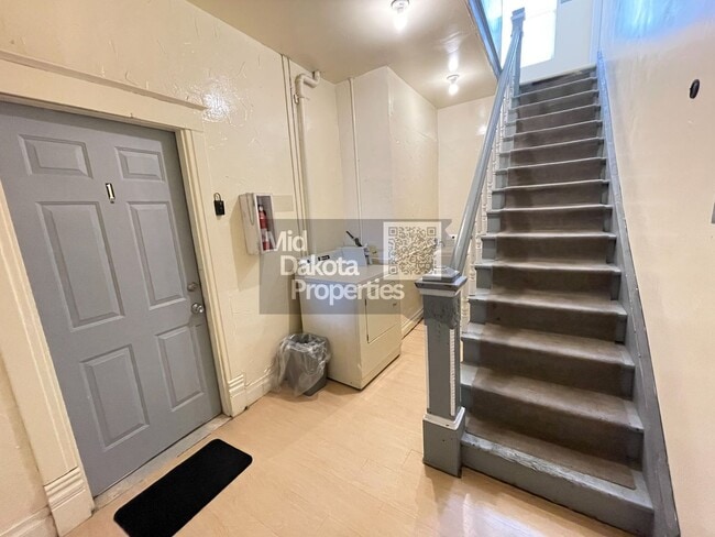 Building Photo - 112 N Rowley St