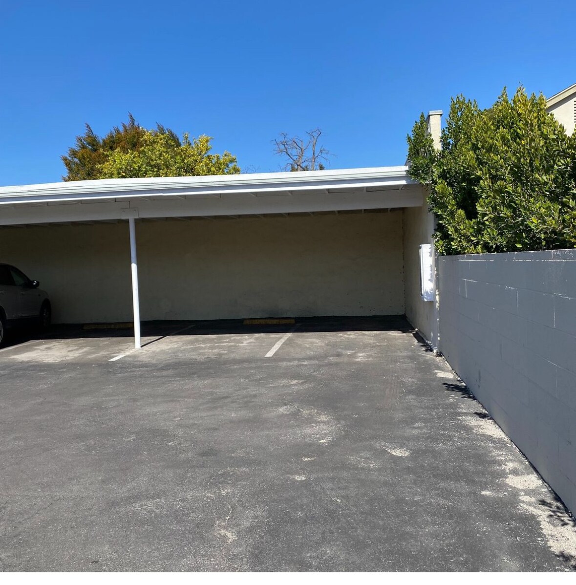Building Photo - 12351 Oxnard St