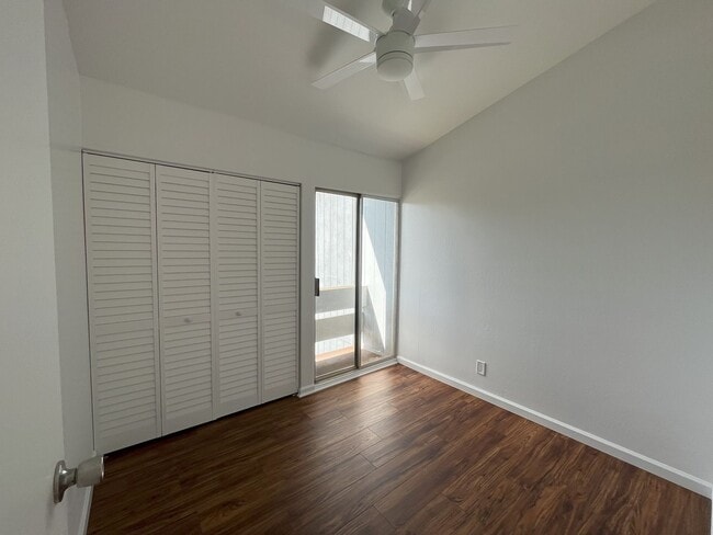 Building Photo - Renovated 3 bedroom, 2.5 bath split level ...