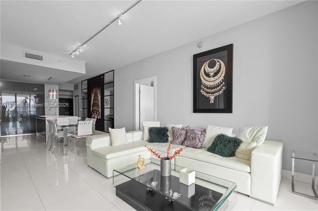 Building Photo - 900 Biscayne