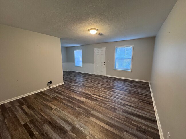 Building Photo - 1802 1/2 Monroe Street