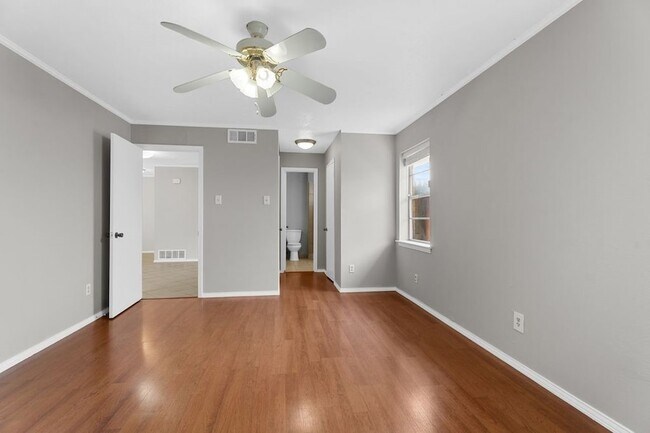 Building Photo - 15839 El Estado Dr