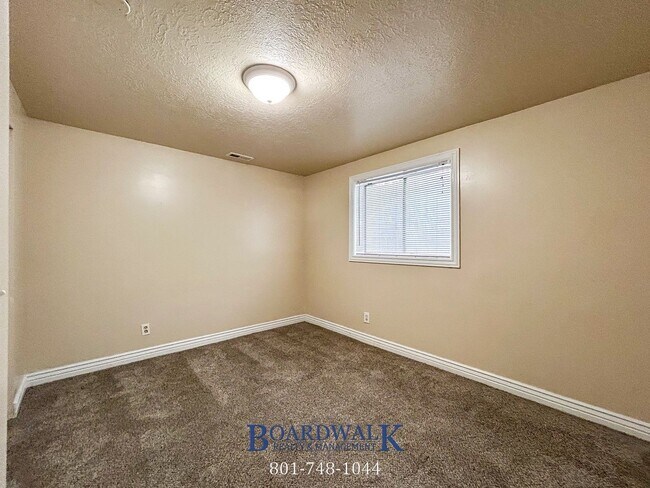 Building Photo - 2106 Western Charm Dr
