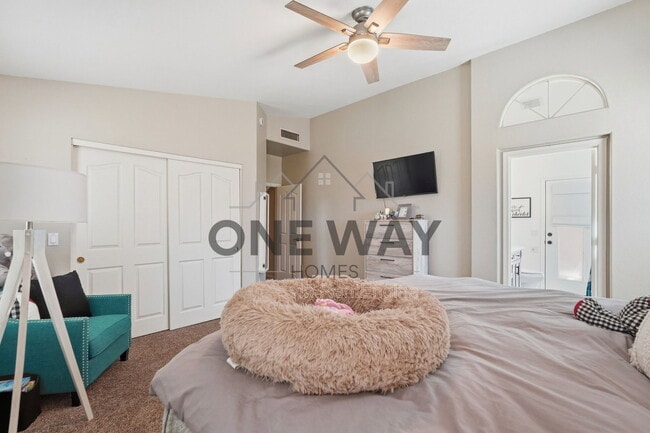 Building Photo - 1307 E Century Ave