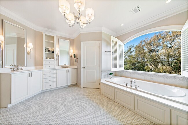 Building Photo - 30 Columbus Dr