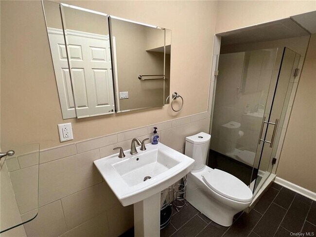 Building Photo - 41 High Ridge Ln