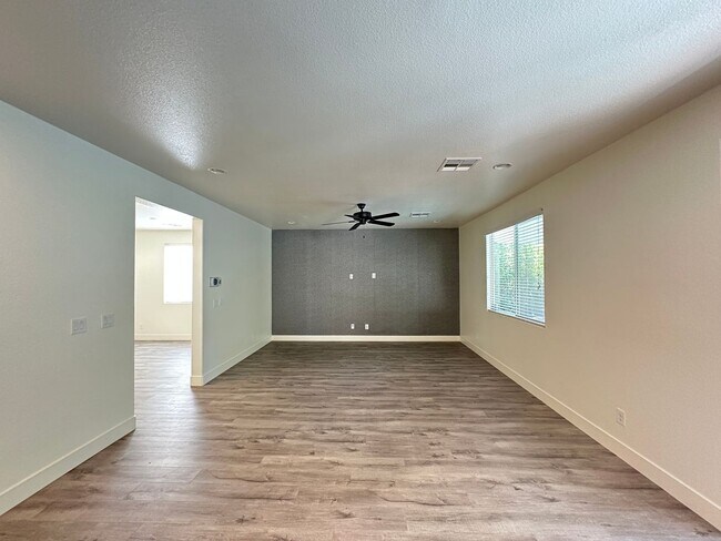 Building Photo - Madison Cove