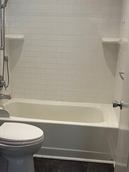 Building Photo - 2707 SE 50th Ave