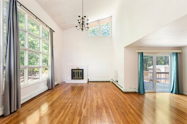 Building Photo - 164 Wilshire Dr