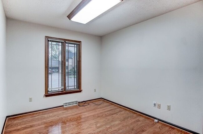 Building Photo - 4 Bedroom Home in Westerville