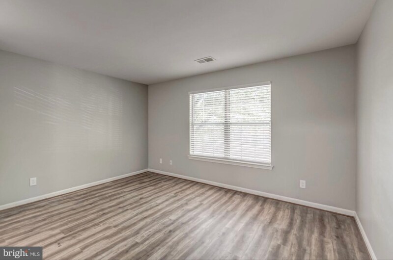Building Photo - 12020 Golf Ridge Ct