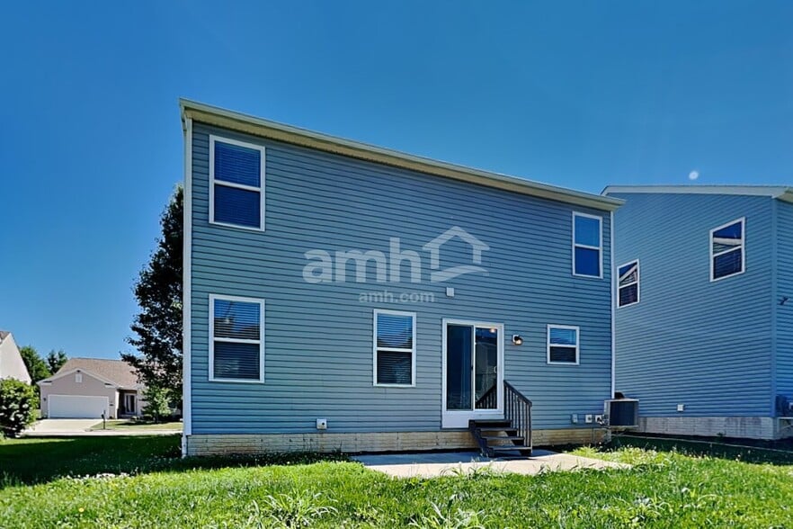 Building Photo - 881 Orwell St