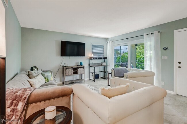 Building Photo - 1351 Curlew Ave