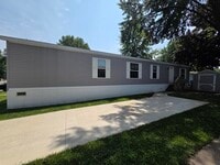 Building Photo - 5 Mary Dr