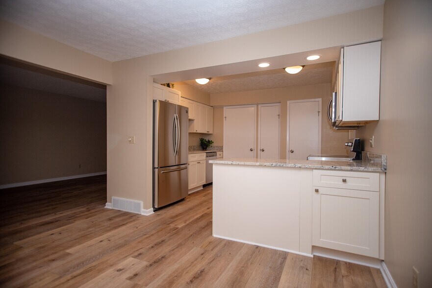 Building Photo - 837 Tollis Pkwy