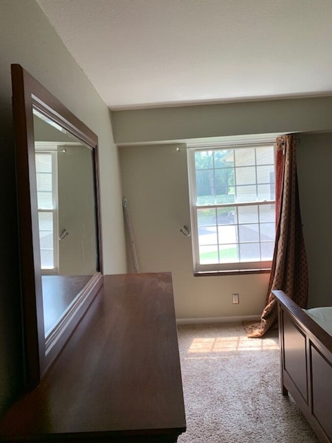 Building Photo - COMING SOON! 2 BEDROOM/2 BATH CONDO FOR LE...